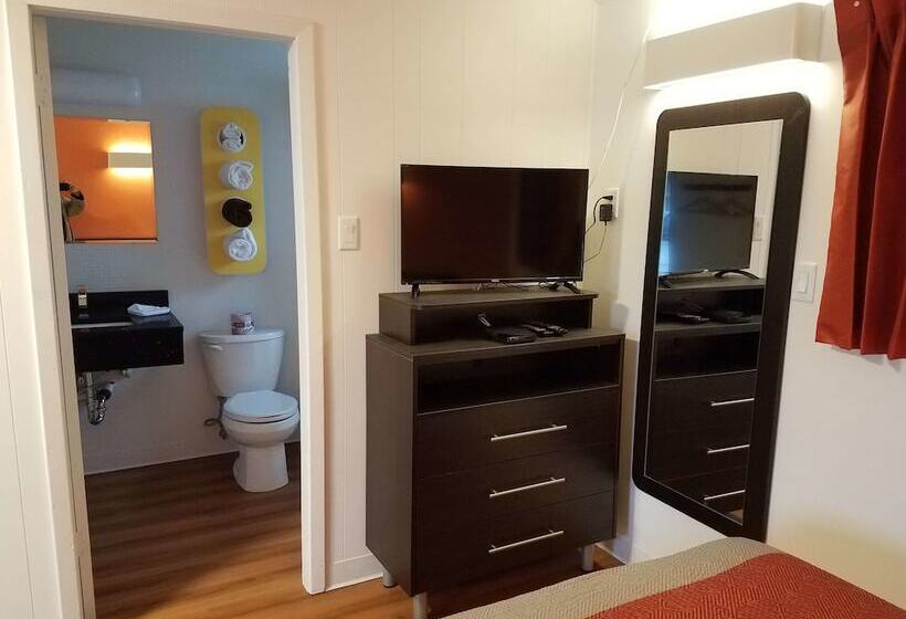 اتاق لوکس, Motel 6 Cranbrook, Bc