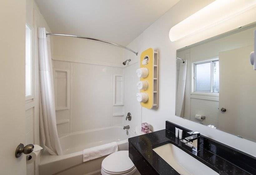 سوییت لوکس, Motel 6 Cranbrook, Bc