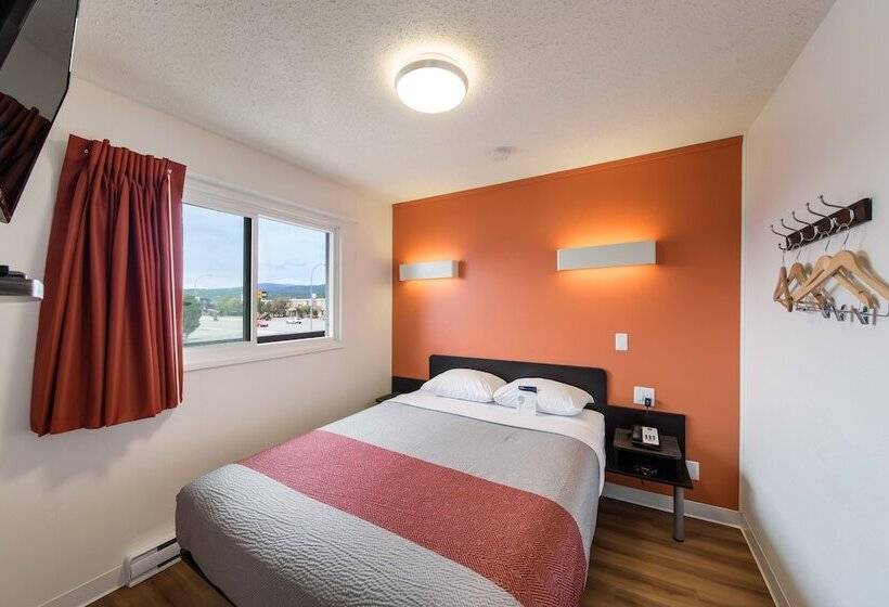 سوییت لوکس, Motel 6 Cranbrook, Bc