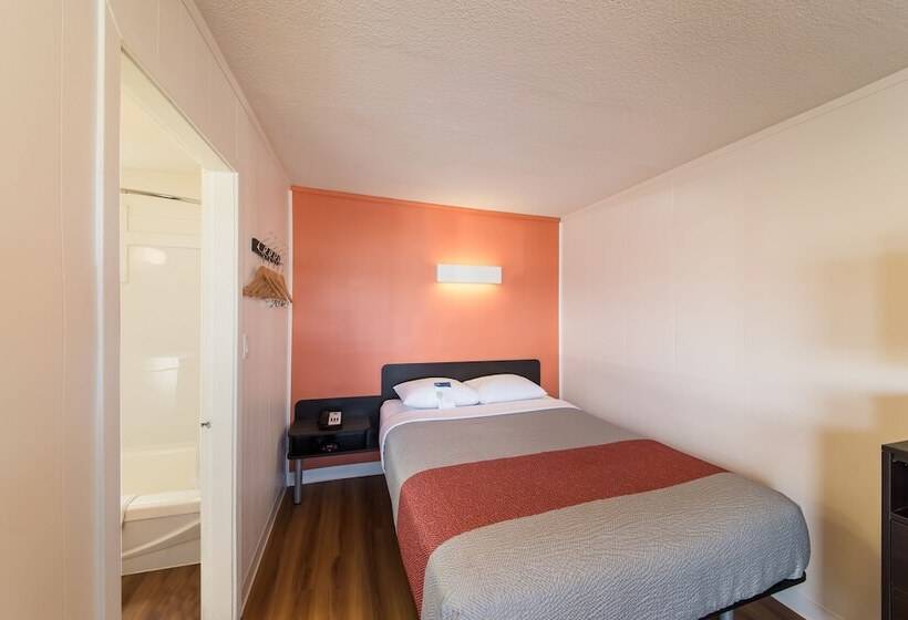 اتاق لوکس, Motel 6 Cranbrook, Bc