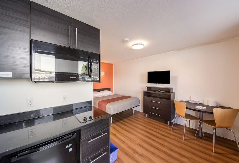 اتاق لوکس, Motel 6 Cranbrook, Bc