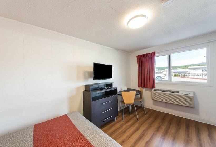 اتاق لوکس, Motel 6 Cranbrook, Bc