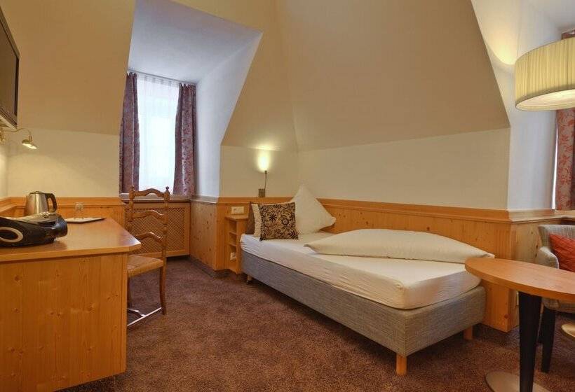 Superior Single Room, Wohlfühlhotel Goiserer Mühle