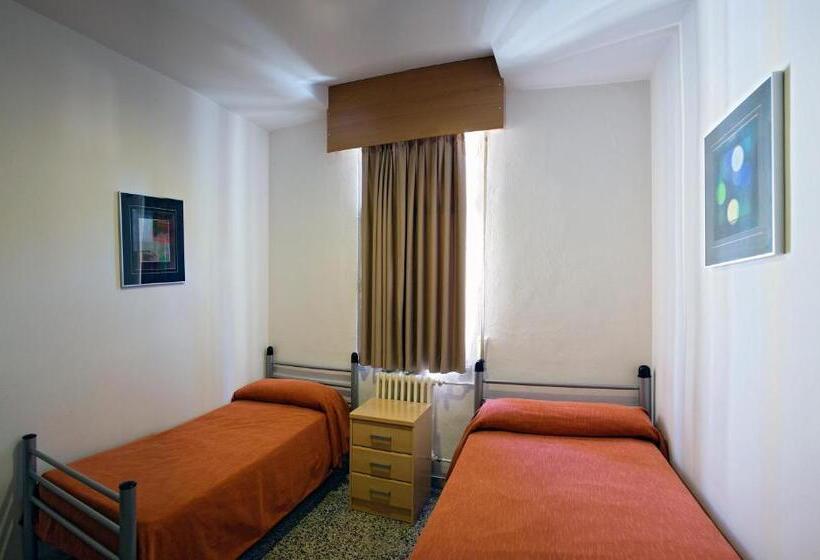 Bed in Shared Room, Albergue Inturjoven Granada