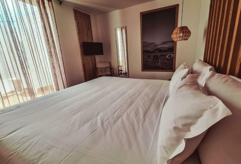 سوییت لوکس, The Lince Ecorkhotel évora