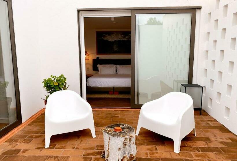 سوییت لوکس, The Lince Ecorkhotel évora