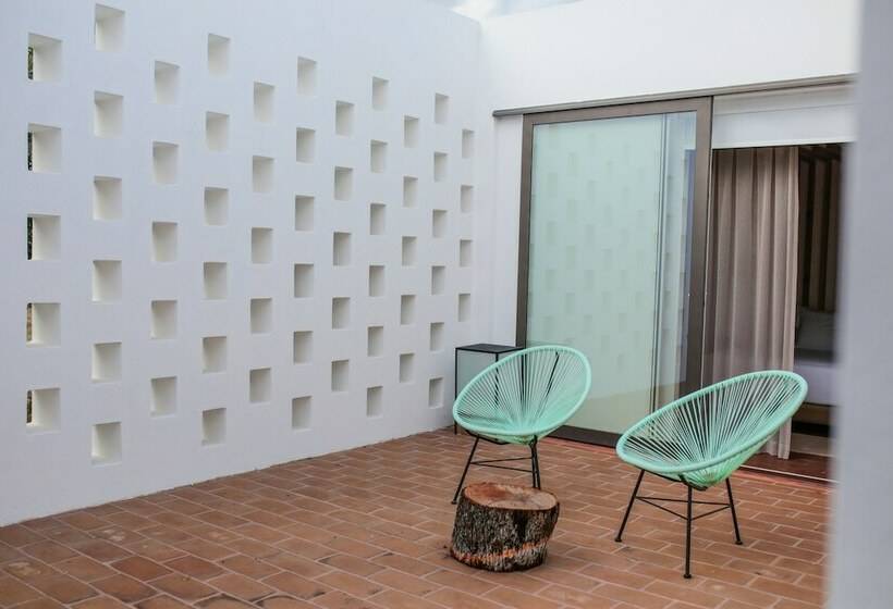 سوییت لوکس, The Lince Ecorkhotel évora