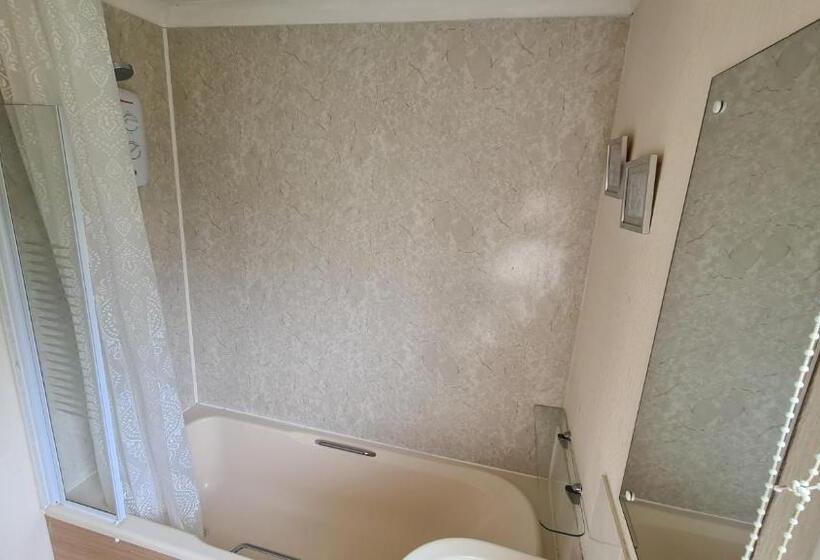 کلبه ییلاقی, Hawthorn Self Catering Cottages