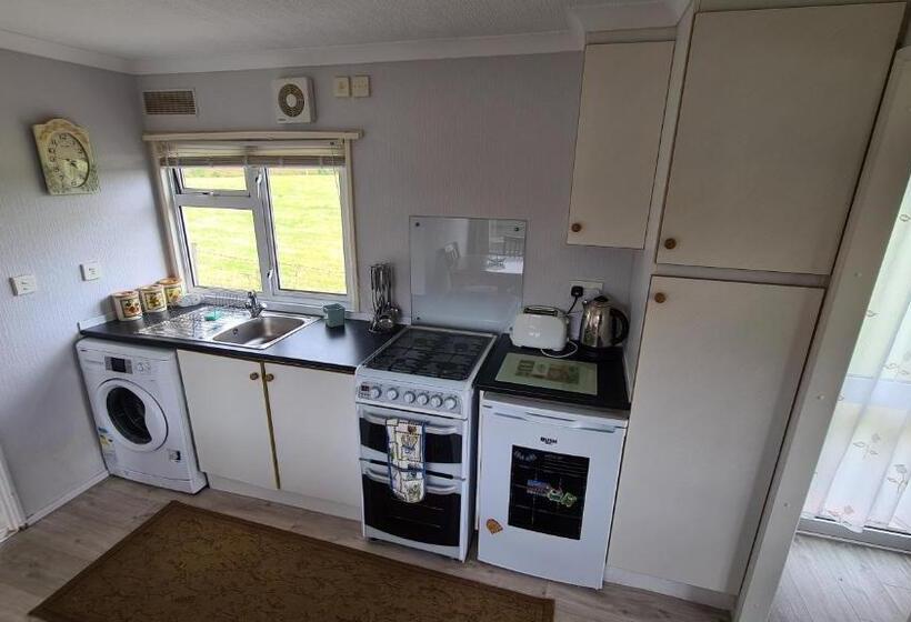 کلبه ییلاقی, Hawthorn Self Catering Cottages