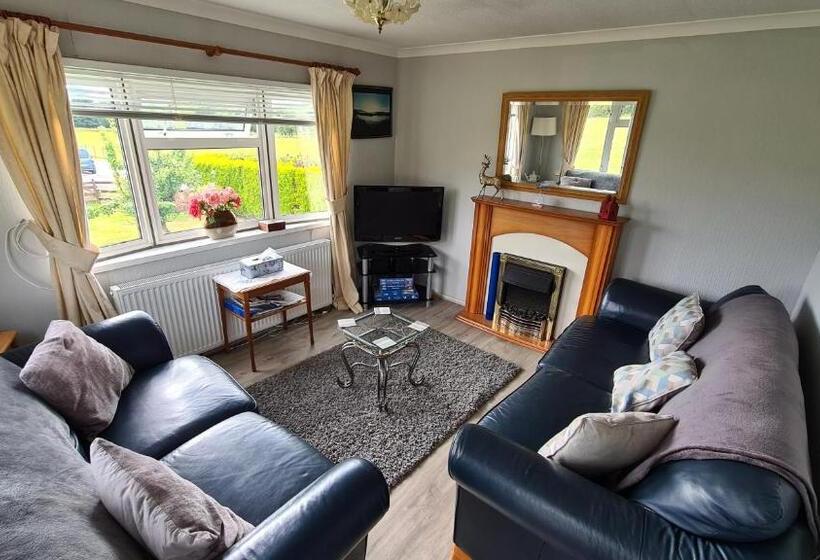 کلبه ییلاقی, Hawthorn Self Catering Cottages