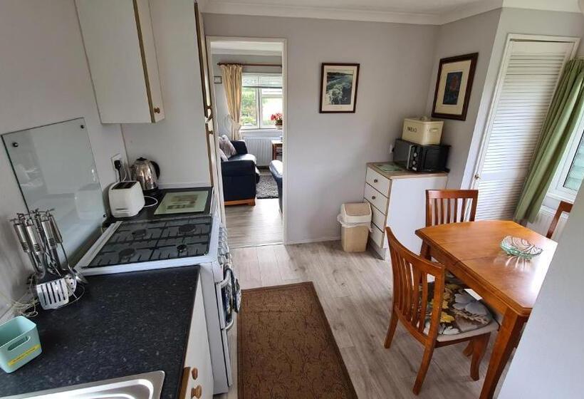 کلبه ییلاقی, Hawthorn Self Catering Cottages