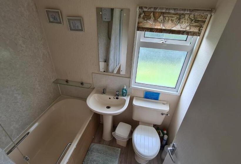 کلبه ییلاقی, Hawthorn Self Catering Cottages