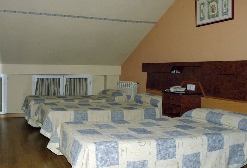 Standard Triple Room, Castilla