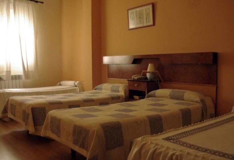 Standard Triple Room, Castilla