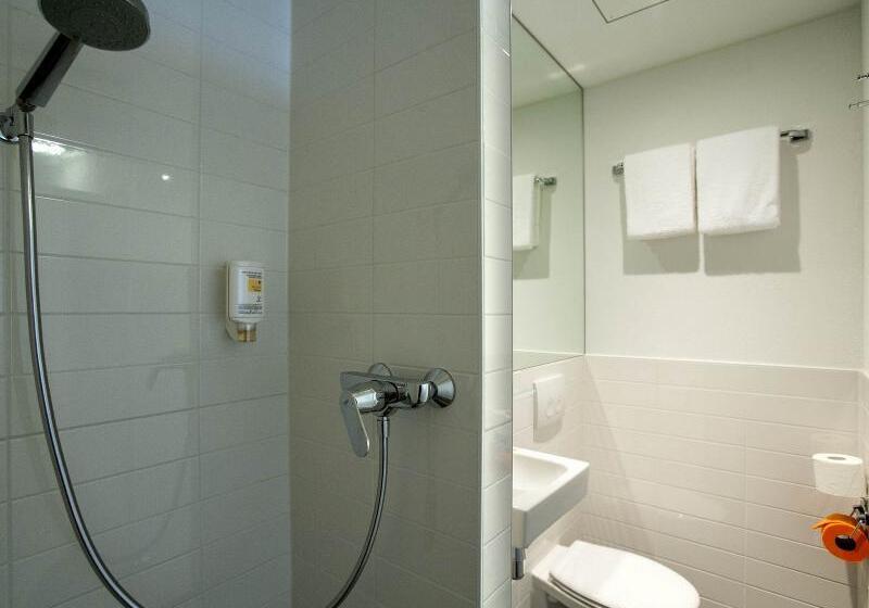 اتاق استاندارد سه نفره, Easyhotel Rotterdam City Centre