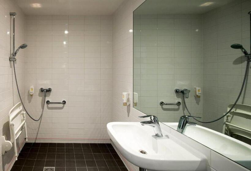 Habitació Superior Adaptada per a persones amb mobilitat reduïda, Easyhotel The Hague City Centre
