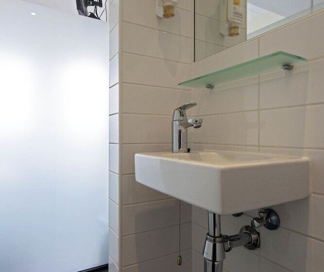 Habitació Basic, Easyhotel The Hague City Centre