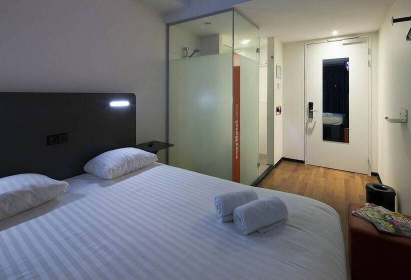 Habitació Basic, Easyhotel The Hague City Centre