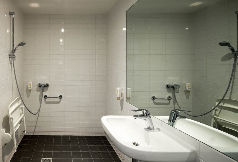 Habitació Superior Adaptada per a persones amb mobilitat reduïda, Easyhotel The Hague City Centre