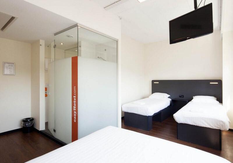 Habitació Triple Estàndard, Easyhotel The Hague City Centre