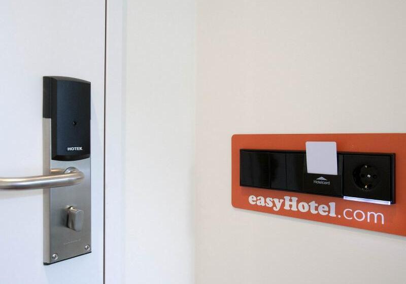 Habitació Basic, Easyhotel The Hague City Centre