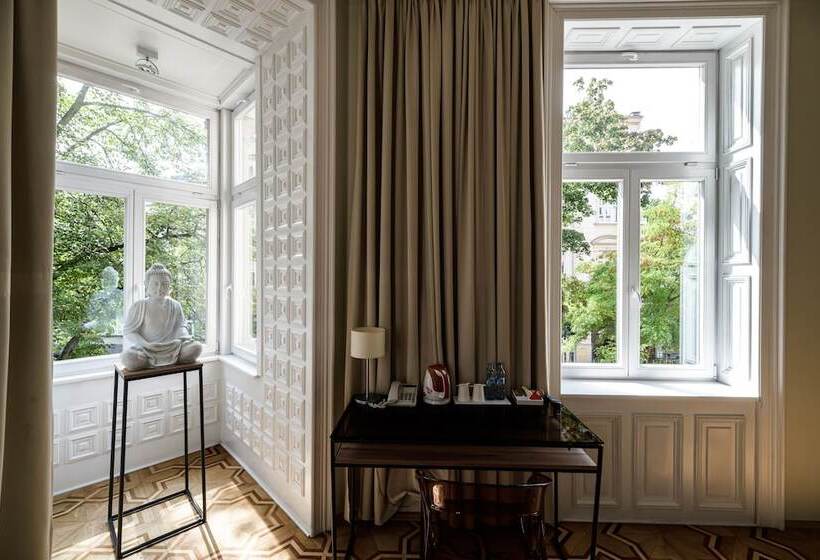 اتاق سوپریور, Home Apart