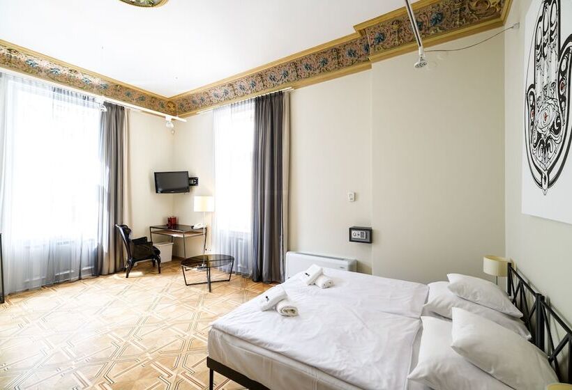 اتاق سوپریور, Home Apart