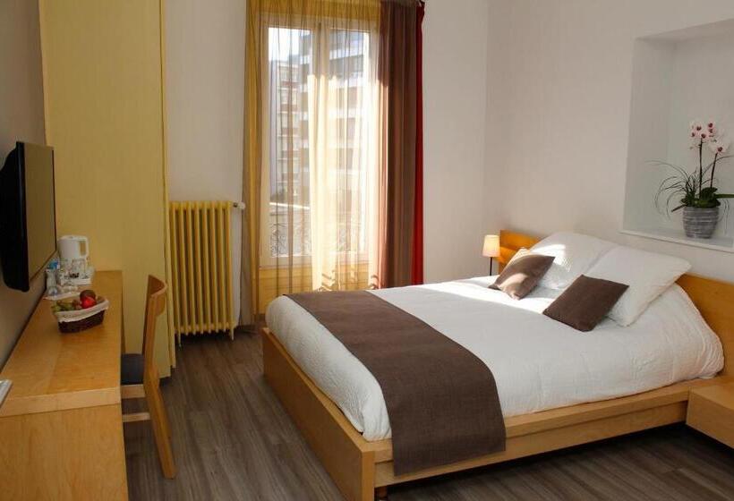 Ortak Banyolu Standart Oda, Hôtel Du Marché