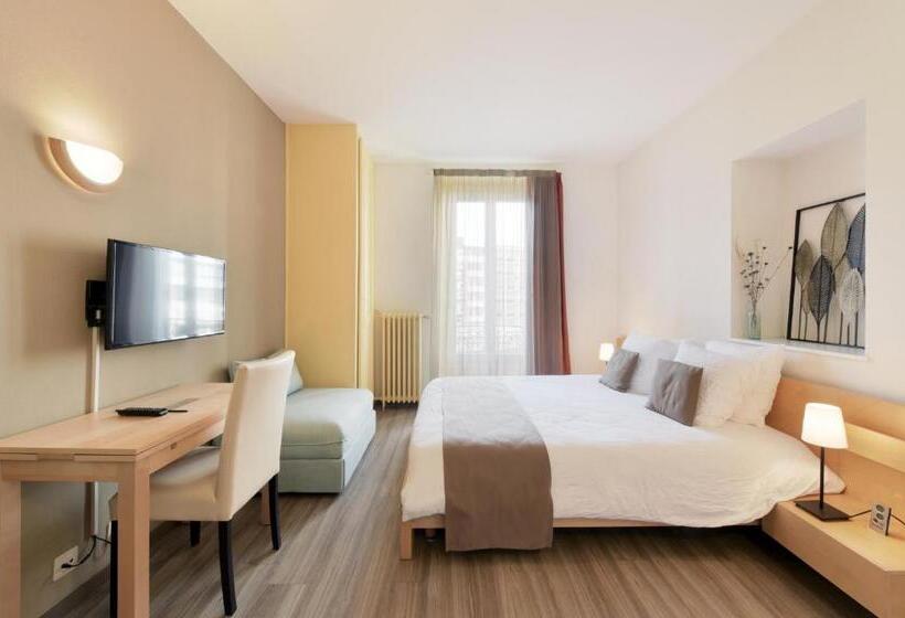 Ortak Banyolu Standart Oda, Hôtel Du Marché