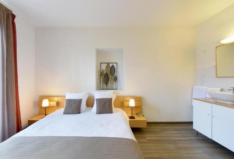 Ortak Banyolu Standart Oda, Hôtel Du Marché
