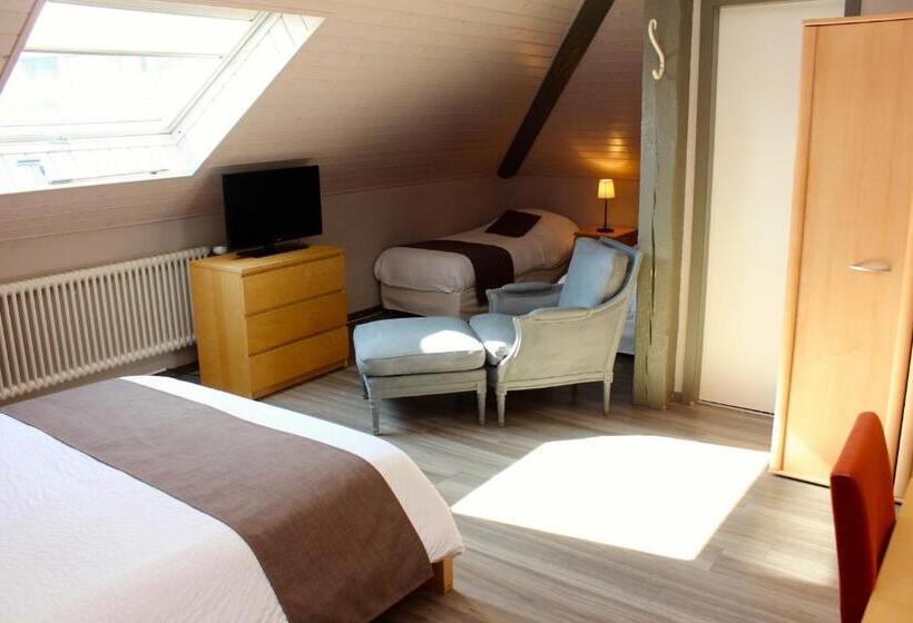 Dört Kişilik Standart Oda, Hôtel Du Marché