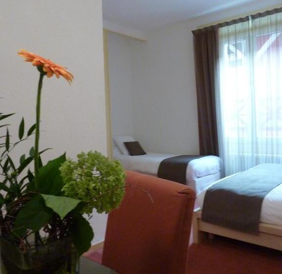 Üç Kişilik Standart Oda, Hôtel Du Marché