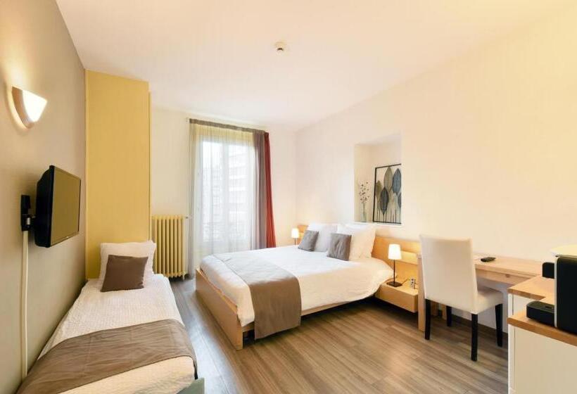 Orta Banyolu Üç Kişilik Standart Oda, Hôtel Du Marché