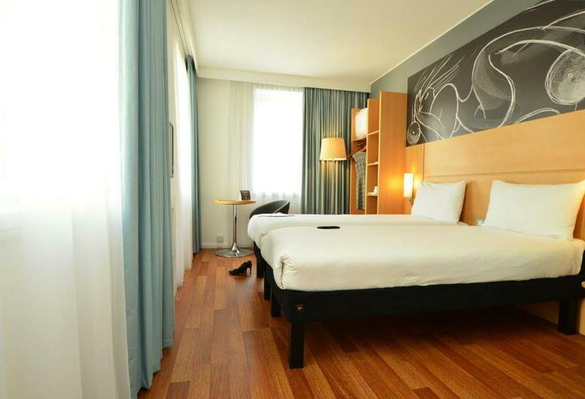اتاق استاندارد, Ibis Edinburgh Centre South Bridge – Royal Mile