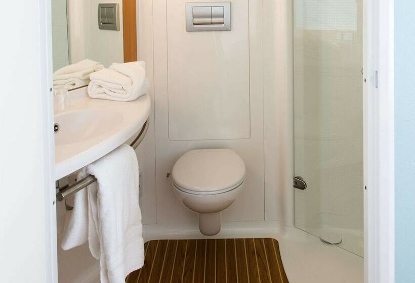 اتاق استاندارد, Ibis Edinburgh Centre South Bridge – Royal Mile