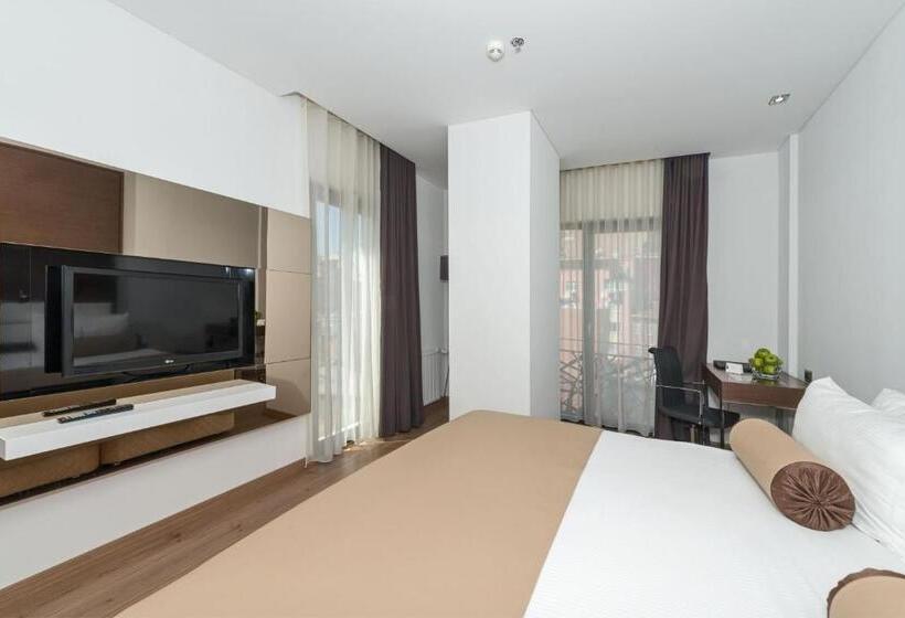 Quarto Superior, Istanbul Dora