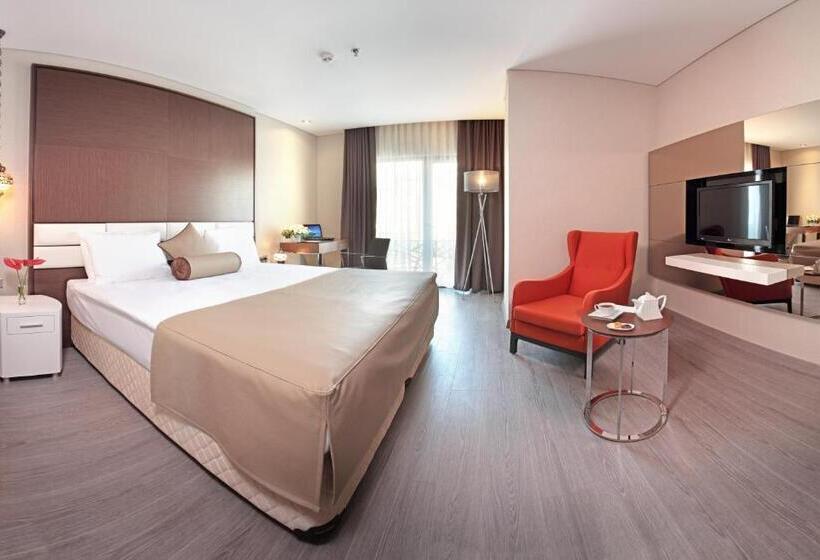 Superior Triple Room, Istanbul Dora