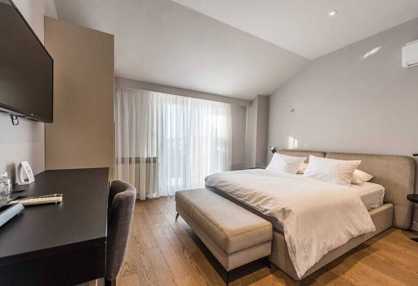 اتاق استاندارد با بالکن, Rooms & Restaurant Matanovi Dvori