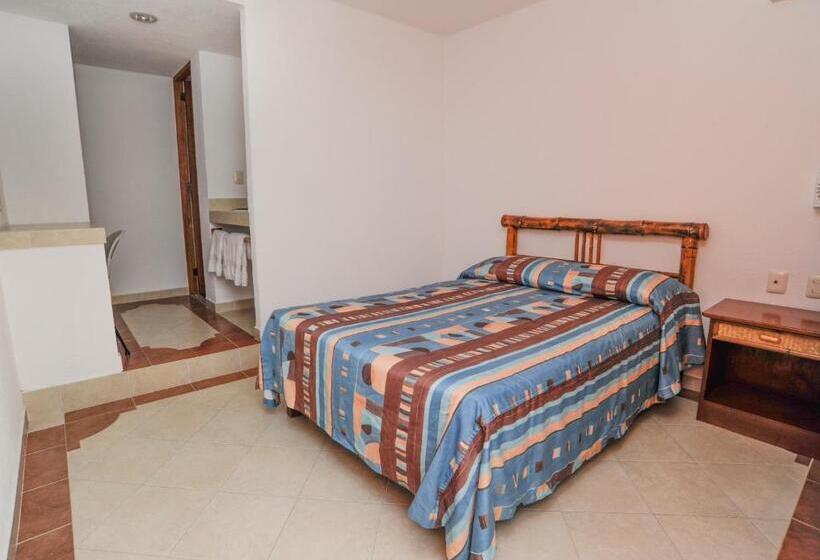 Standard Room, Suites Ixtapa Plaza