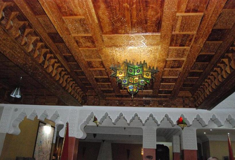 اتاق استاندارد سه نفره, Taddart