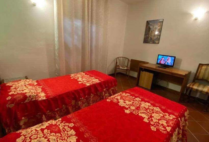 اتاق استاندارد, Motorrad Hotel Toskana 01 Mai   01 Oktober Geöffnet