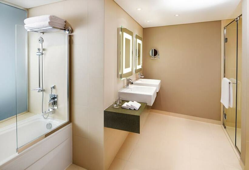 سوییت اجرایی, Novotel Dubai Al Barsha