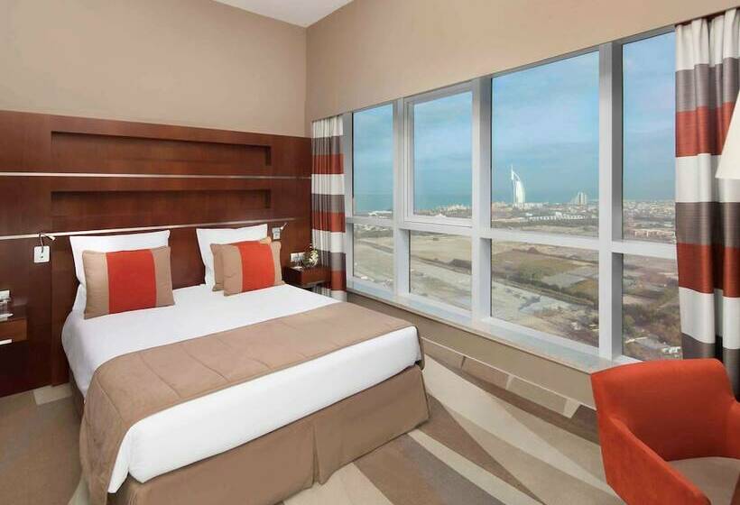 Suite met 3 Slaapkamers, Novotel Al Barsha