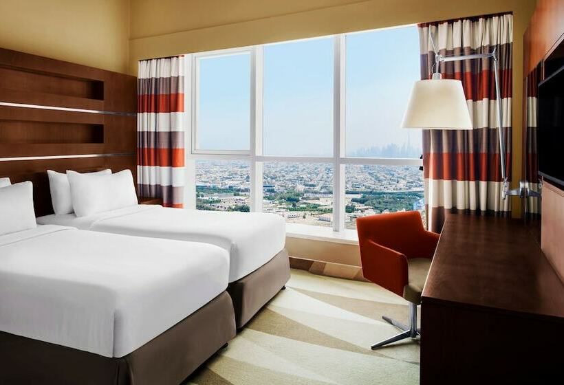 Suite met 3 Slaapkamers, Novotel Al Barsha