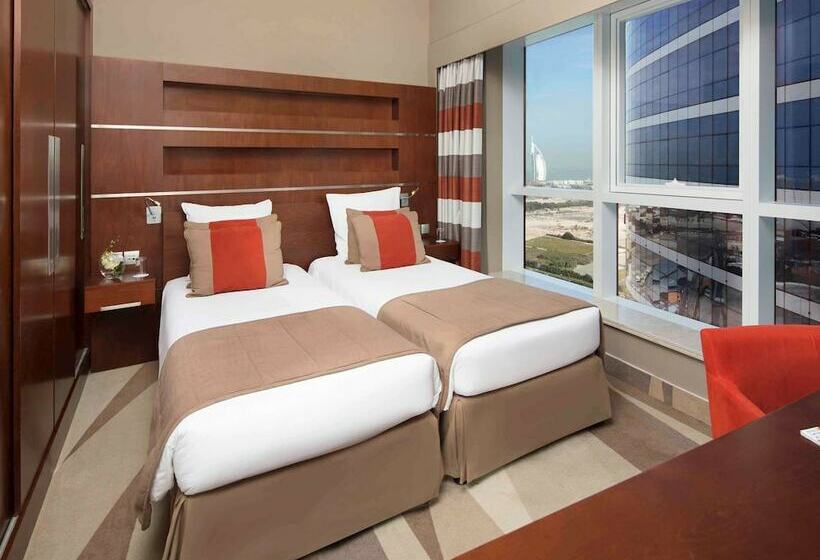 Suite met 3 Slaapkamers, Novotel Al Barsha