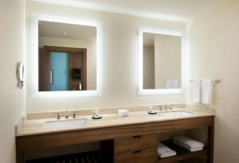 اتاق پرمیوم با چشم‌انداز دریا, The Westin Puntacana Resort