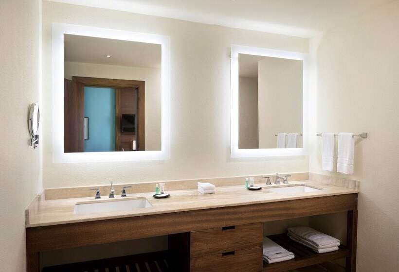 اتاق پرمیوم با چشم‌انداز دریا, The Westin Puntacana Resort