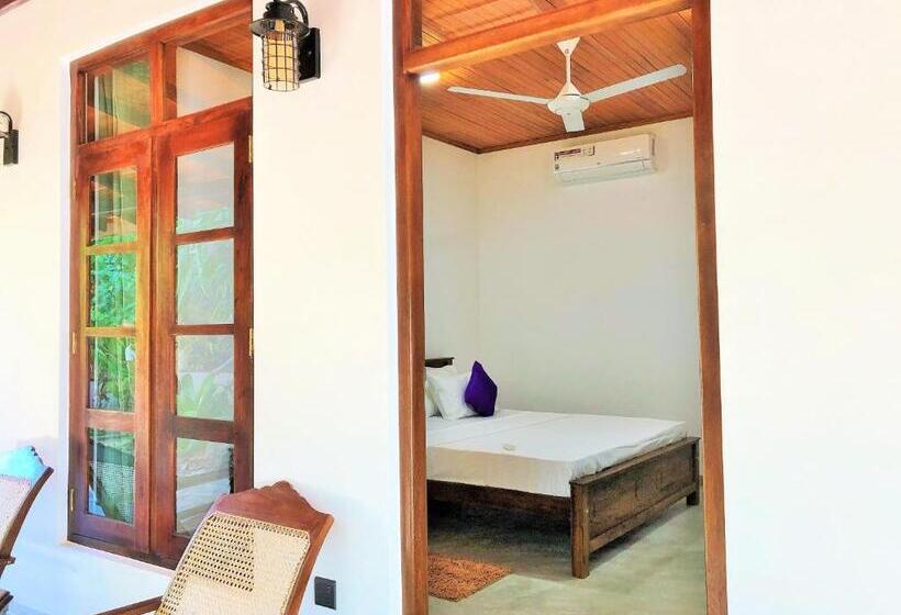 اتاق لوکس با بالکن, Sunflower Beach Resort