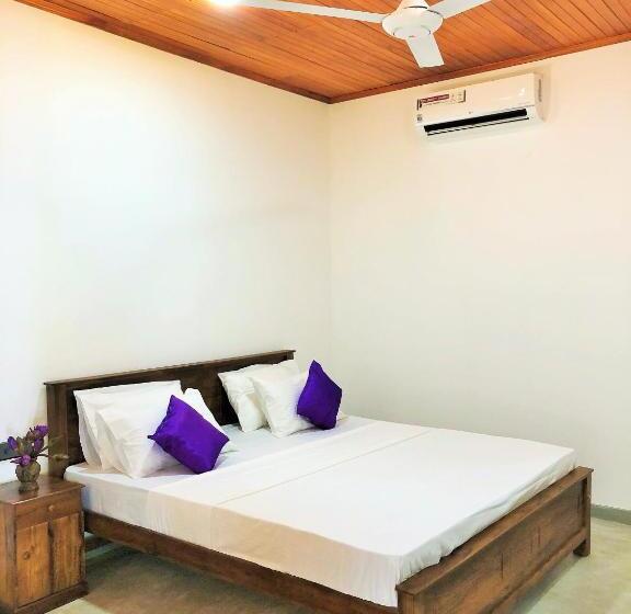 اتاق لوکس با بالکن, Sunflower Beach Resort