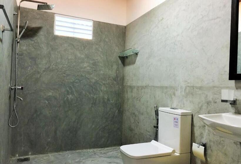 اتاق لوکس با بالکن, Sunflower Beach Resort